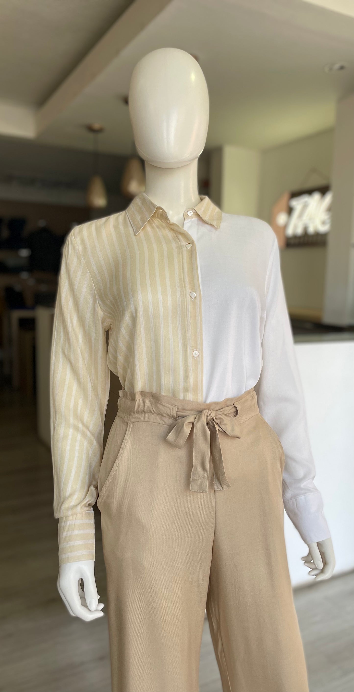 Blusa Camisera Beige