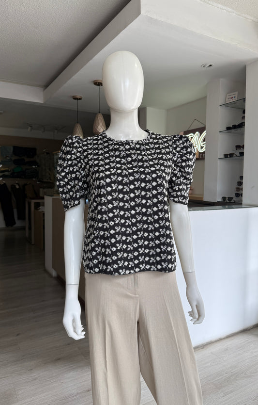 Blusa Negra Bordada