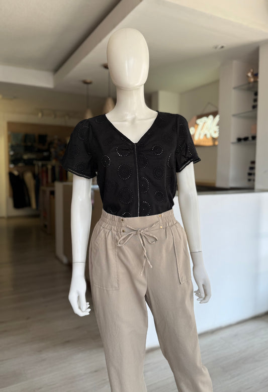 Blusa Bordada Negra V