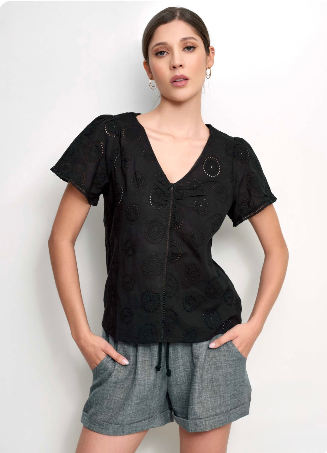 Blusa Bordada Negra V